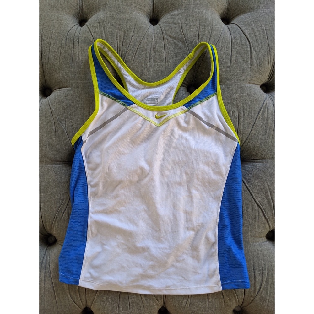 🌞 Nike workout top